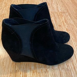 Stuart weitzman ankle booties suede super comfy